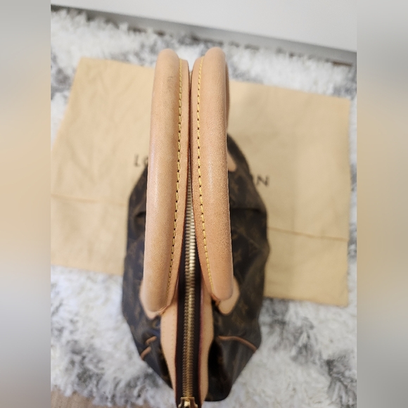 Louis Vuitton Monogram Tivoli PM Handbag - Picture 12 of 15